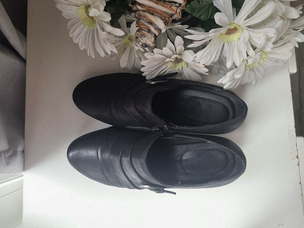 Yuu Raley  Women's Size 10 W Black Work Clogs Slip On Shoes - Picture 3 of 9